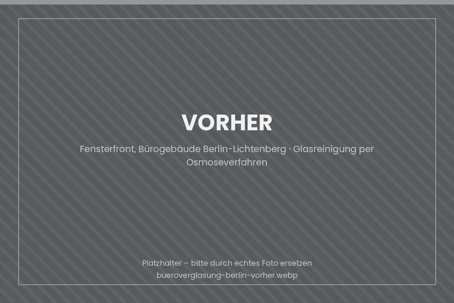 Große Fensterfront eines Bürogebäudes in Berlin vor der Glasreinigung mit Staub- und Pollenablagerungen
